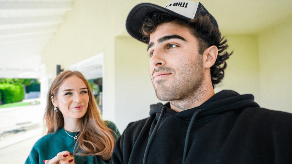 Nick Nayersina Relationship Status